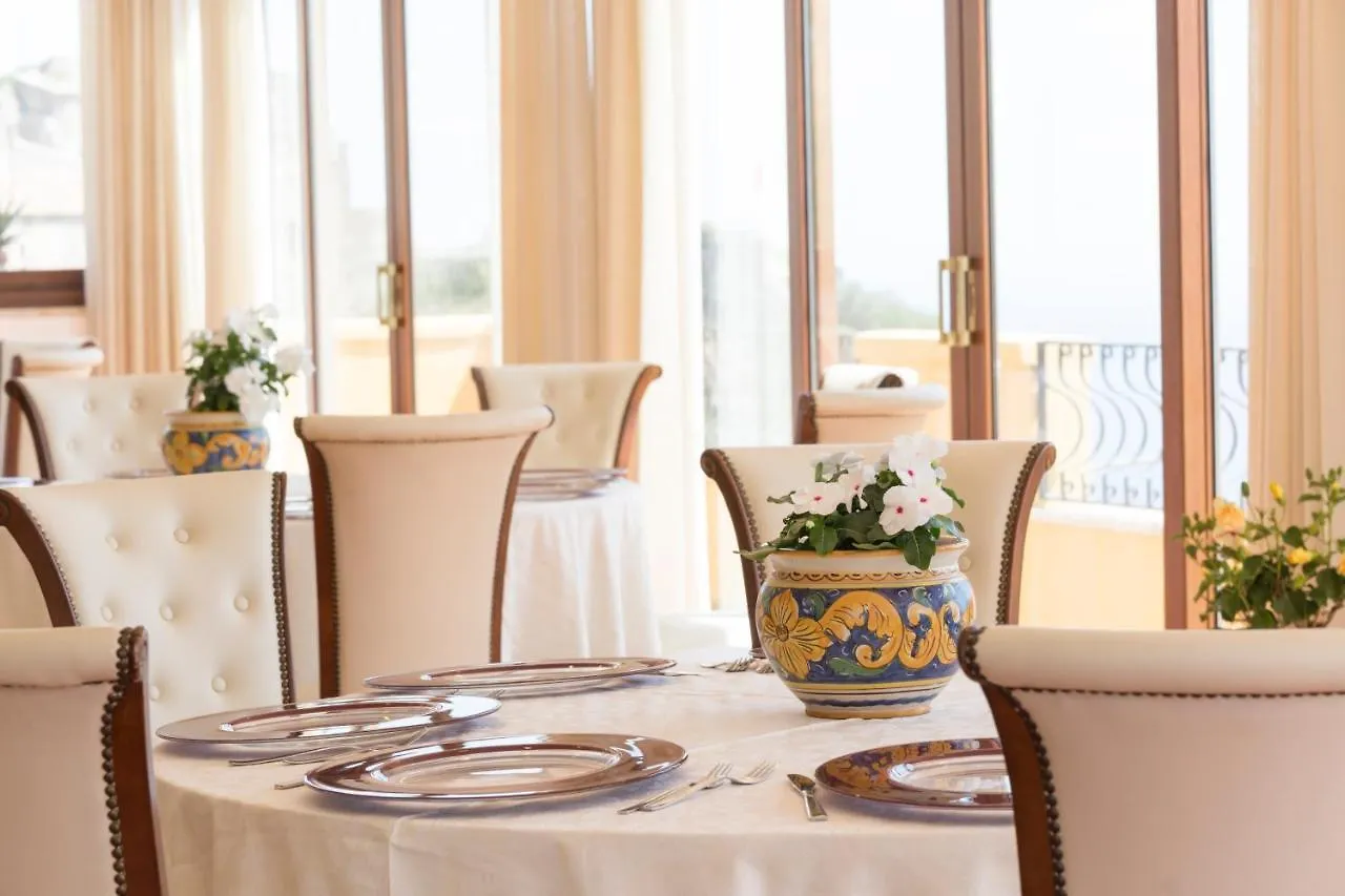 Hotel Sole Castello Taormina 3*,
